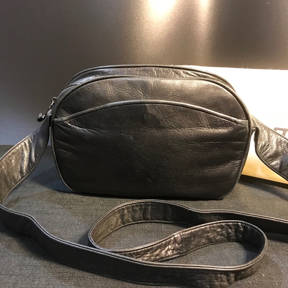 Perina Italian Soft lambskin Leather Bag - Picture 3 of 8